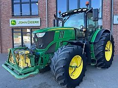 John Deere 6215R