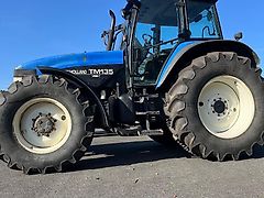 New Holland TM 135