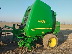 John Deere 864