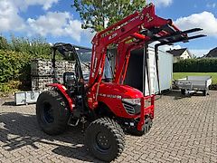 Branson 5025R mit Frontlader und Wetterschutzdach
