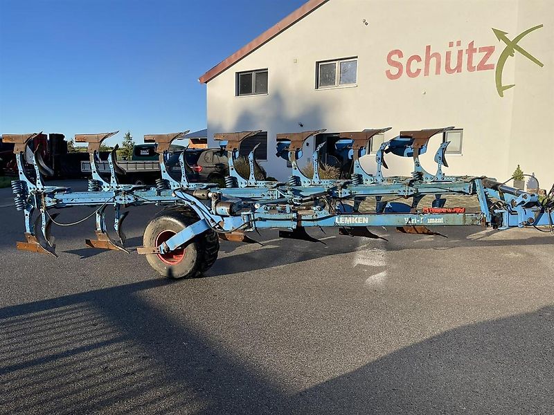 Lemken Vari Diamant 7-Schar Lemken Pflug mit Packerarm