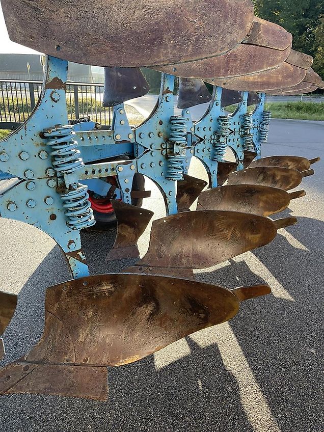 Lemken Vari Diamant 7-Schar Lemken Pflug mit Packerarm