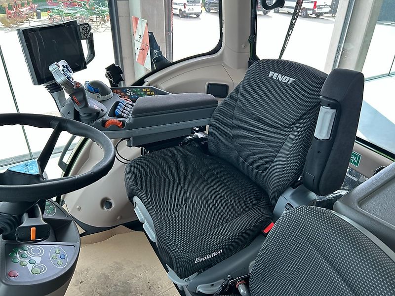 Fendt 826 VARIO S4 PROFI PLUS