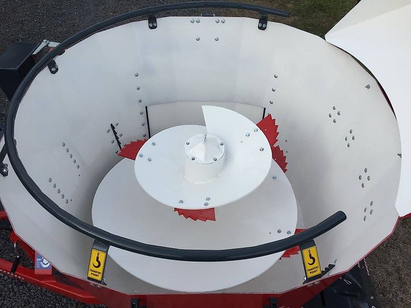 MD MA Futtermischwagen DYKM- 2K