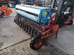 Vredo Vredo Grünlandnachsaatgerät 300cm Arbeitsbreite nicht Verfügbar Alternativ Bütje TBH 300 Schlitzdrille Speziell für Moorstandorte da Schleppschare mit Schlitzmesser Keil zur Einbrinung des Saatgutes in die Grasnarbe
