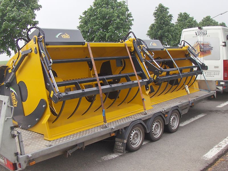 VDMJ Futtermisch- und Verteilschaufel DTMG 2600