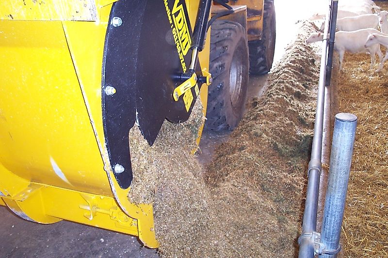 VDMJ Futtermisch- und Verteilschaufel DTMG 2600