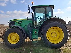 John Deere 6215R