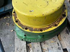 John Deere zwolnica zwrotnica Piasta joh deere 8430 , 8320r , 8400r (Części zamienne)