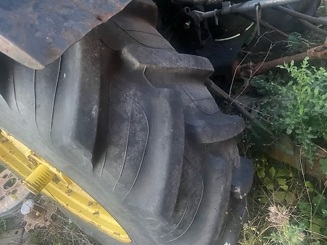 John Deere 4430 (Części zamienne)