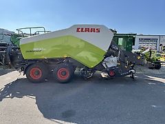 Claas Quadrant 3200 RC Tandem mit Vorbauhäcksler