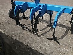 Heilers Frontgrubber 250cm Ideal zur Gülleeinarbeitung 6 Flügelstile mit 420mm breite bis zu 850mm Arbeitstiefe möglich Frontanbau Heckanbau Gummistützräder 600mm über Lochschiene Tiefeneinstellung Flügelschargrubber