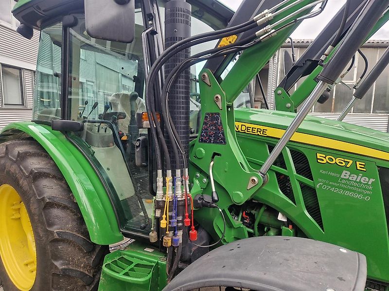 John Deere 5067 E