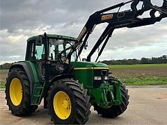 John Deere 6810
