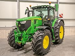 John Deere 6R215