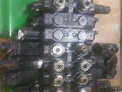 John Deere 3200 - Rozdzielacz (Części zamienne)