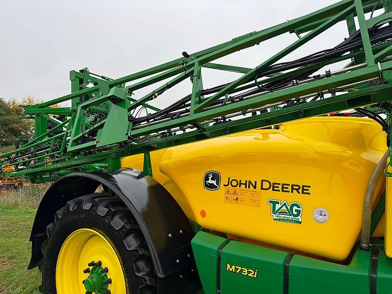 John Deere M732i