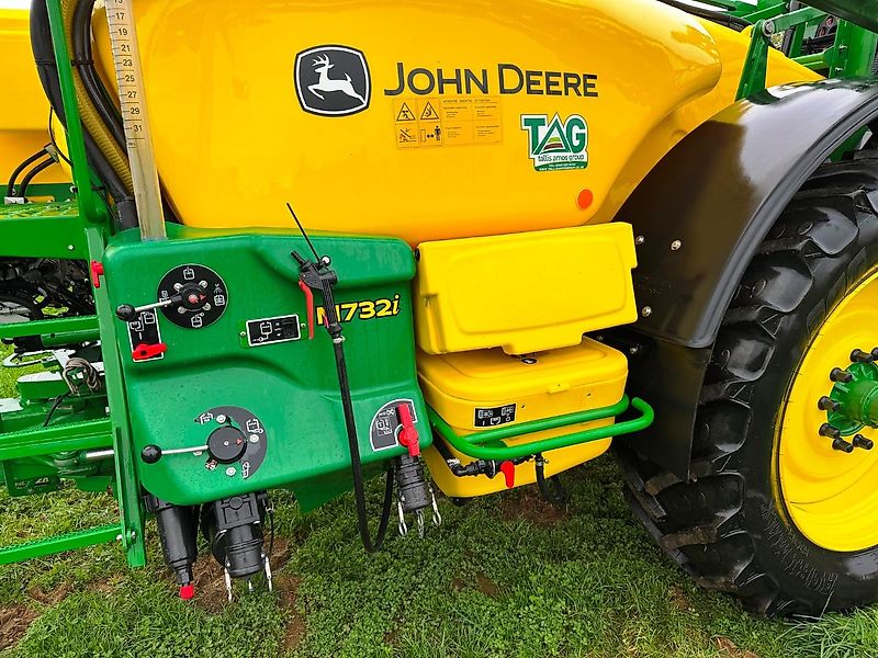 John Deere M732i