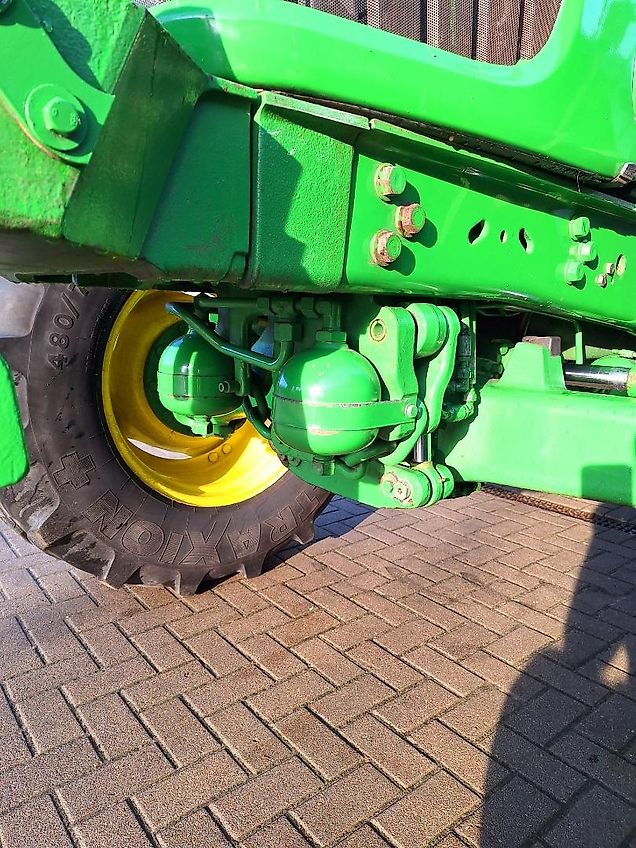 John Deere 6534