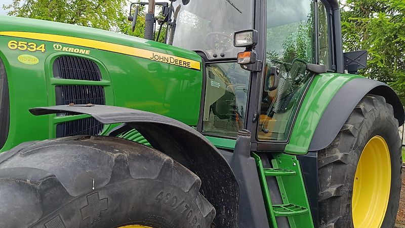 John Deere 6534