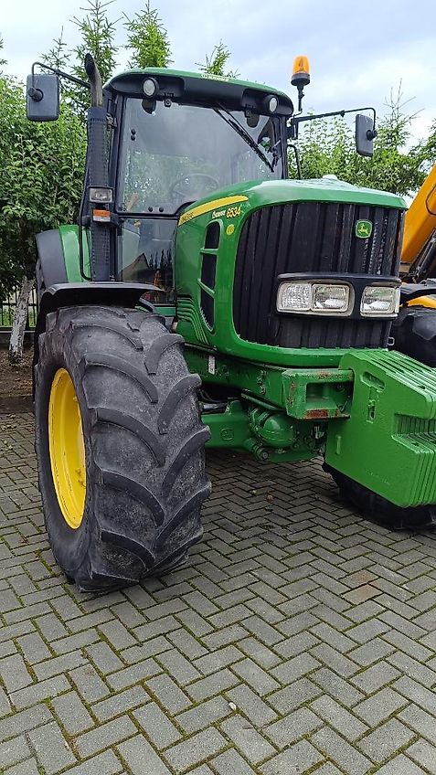 John Deere 6534