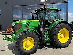 John Deere 6215r