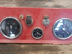 IHC 431 Cockpit mit Instrumenten