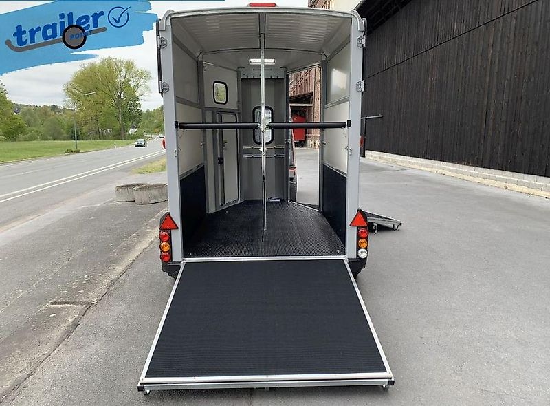 Ifor Williams Pferdeanhänger - HB506 mit Rampe Türen Kombi