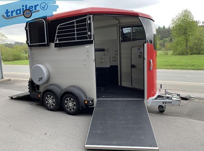 Ifor Williams Pferdeanhänger - HBX511 Frontrampe