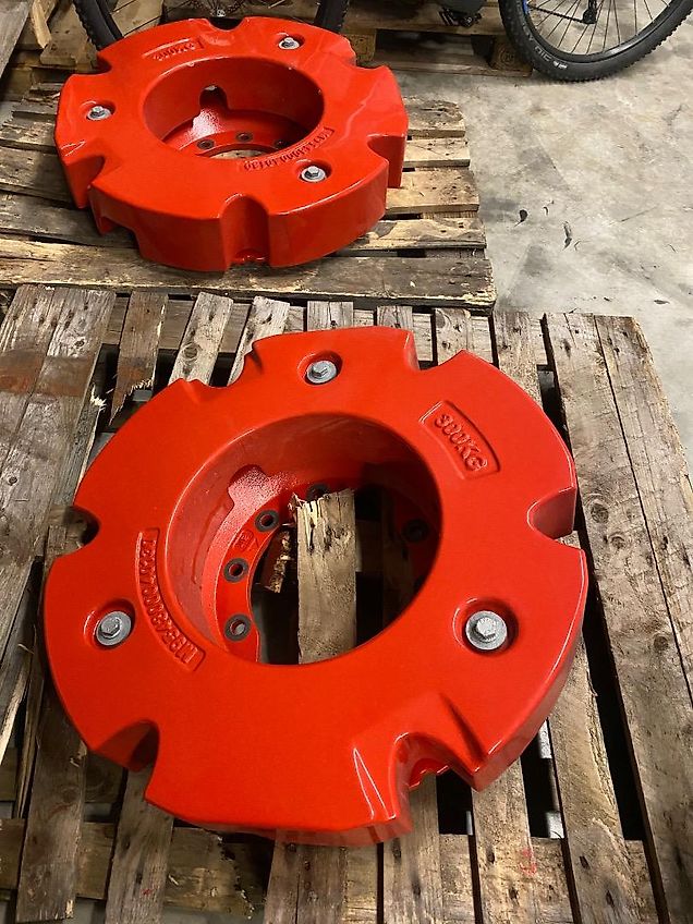 Fendt Radgewichte original Fendt 2 x 300 kg mit 10 Loch Anbauplatten Fendt 700 800 900