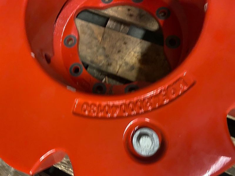 Fendt Radgewichte original Fendt 2 x 300 kg mit 10 Loch Anbauplatten Fendt 700 800 900