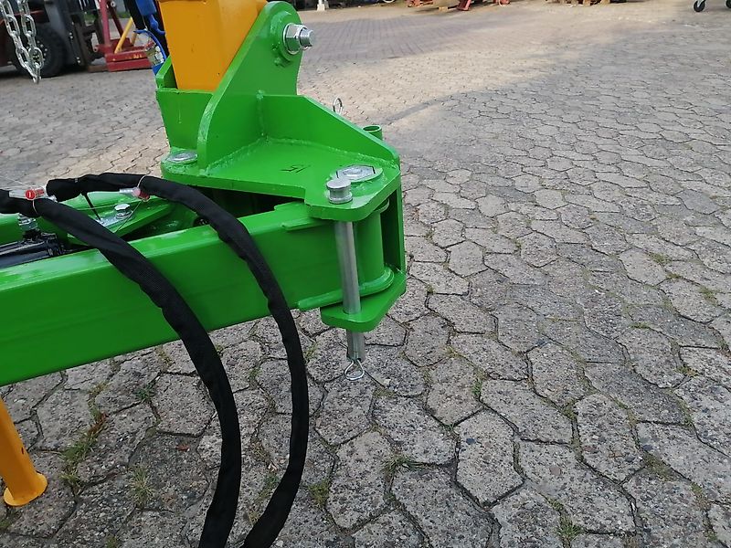 Maschio Kein Celli Tehnos Müthing Draggone Berti Maschio 200cm Seitenmulcher 90 GRad nach oben 55Grad in Böschungen 2 Doppelwirkende Steuergeräte Schlegelrotor mit schweren Hammerschlegel Verschraubt 2m Arbeitsbreite zu Demozwecken im Einsatz
