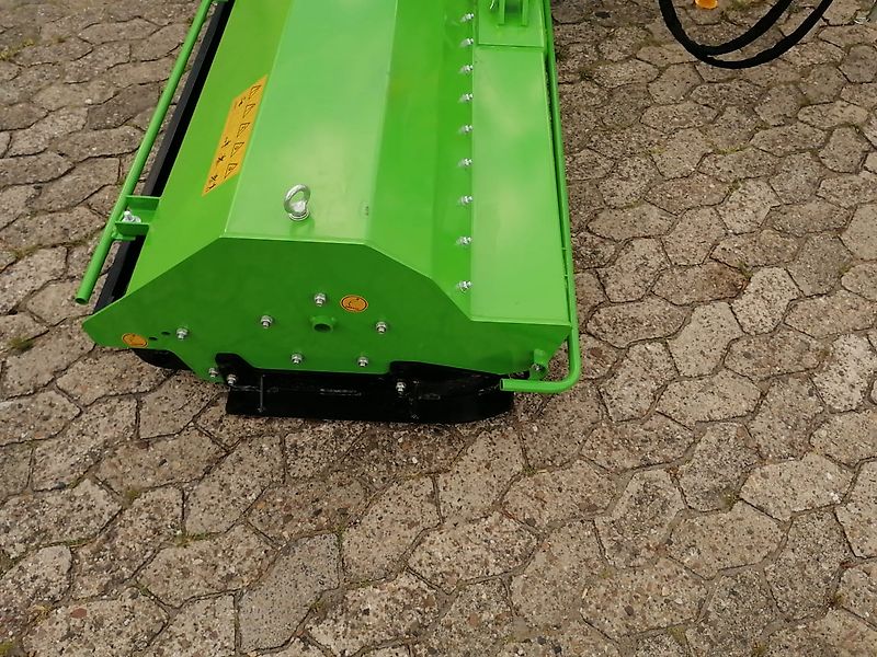 Maschio Kein Celli Tehnos Müthing Draggone Berti Maschio 200cm Seitenmulcher 90 GRad nach oben 55Grad in Böschungen 2 Doppelwirkende Steuergeräte Schlegelrotor mit schweren Hammerschlegel Verschraubt 2m Arbeitsbreite zu Demozwecken im Einsatz