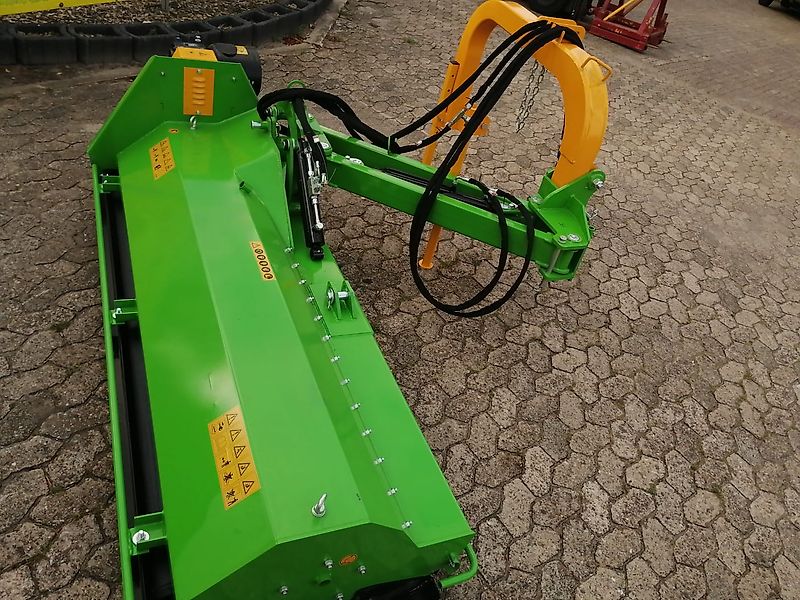 Maschio Kein Celli Tehnos Müthing Draggone Berti Maschio 200cm Seitenmulcher 90 GRad nach oben 55Grad in Böschungen 2 Doppelwirkende Steuergeräte Schlegelrotor mit schweren Hammerschlegel Verschraubt 2m Arbeitsbreite zu Demozwecken im Einsatz