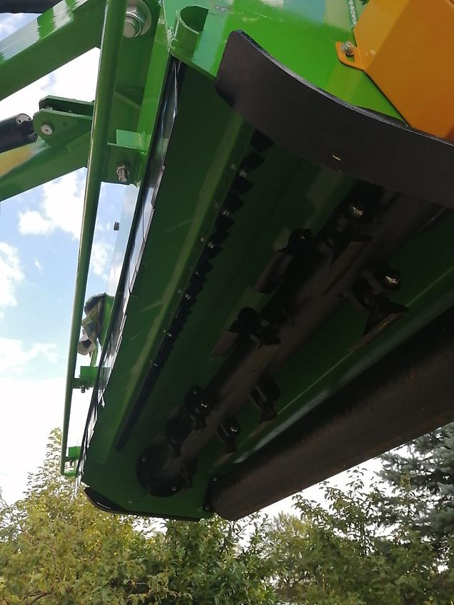 Maschio Kein Celli Tehnos Müthing Draggone Berti Maschio 200cm Seitenmulcher 90 GRad nach oben 55Grad in Böschungen 2 Doppelwirkende Steuergeräte Schlegelrotor mit schweren Hammerschlegel Verschraubt 2m Arbeitsbreite zu Demozwecken im Einsatz