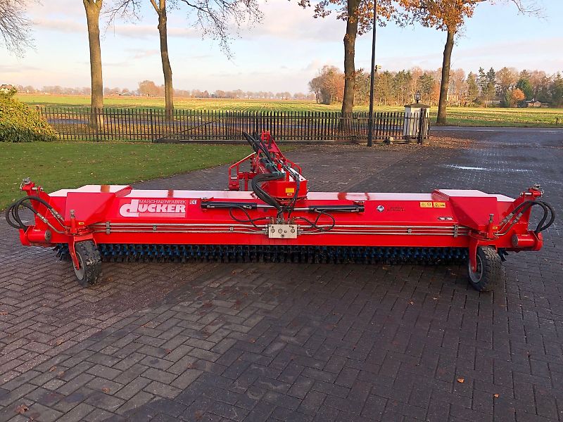 Dücker SFK 4500 veegmachine