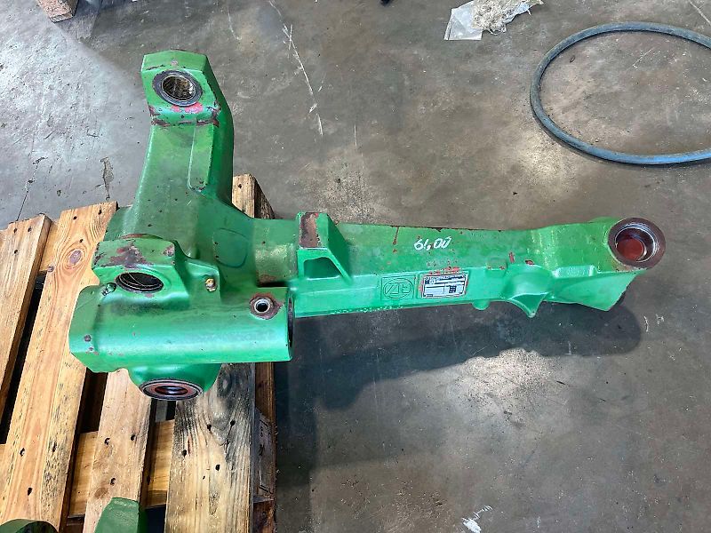 John Deere Front Axle housing (used) - John Deere 6000, 6506
