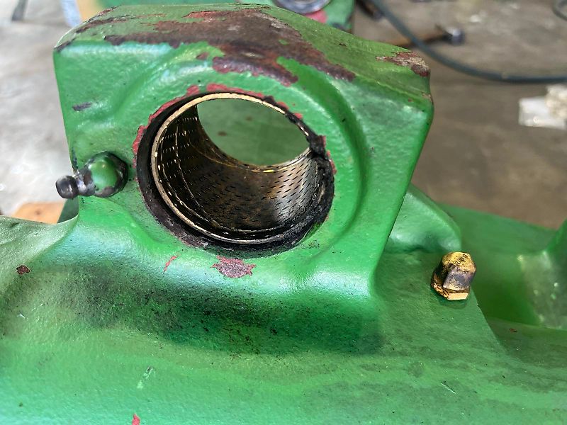 John Deere Front Axle housing (used) - John Deere 6000, 6506