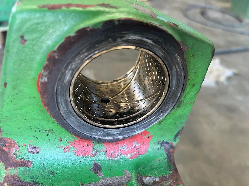 John Deere Front Axle housing (used) - John Deere 6000, 6506