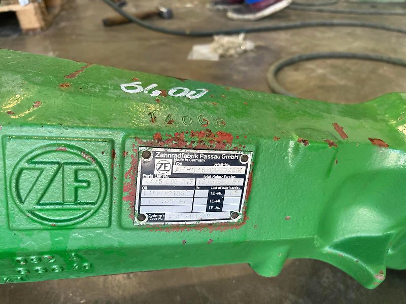 John Deere Front Axle housing (used) - John Deere 6000, 6506