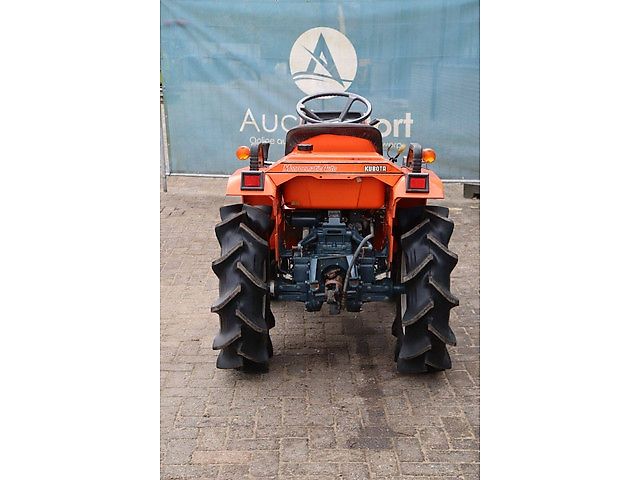 Kubota B1-14 Bulltra