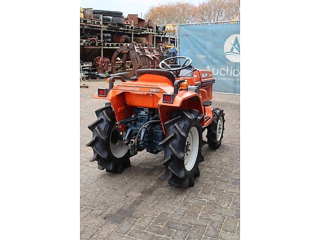 Kubota B1-14 Bulltra