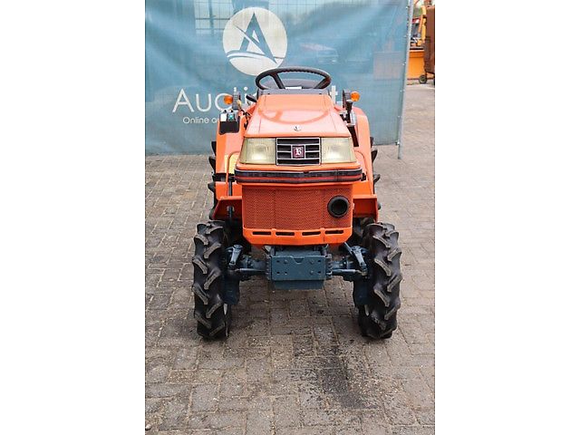 Kubota B1-14 Bulltra