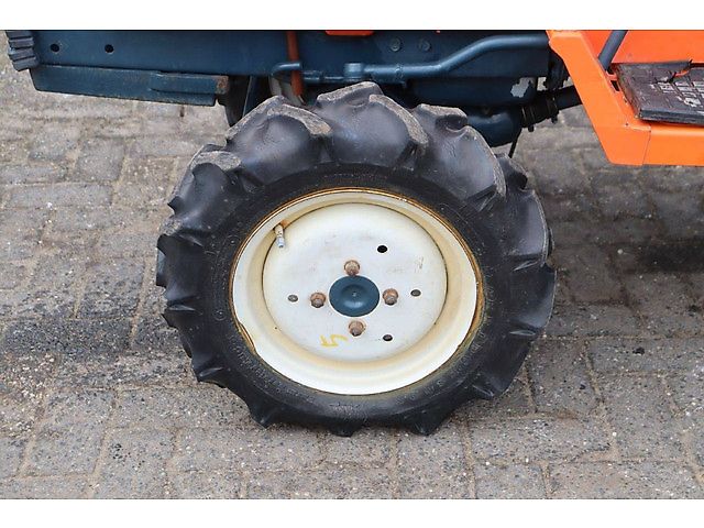 Kubota B1-14 Bulltra