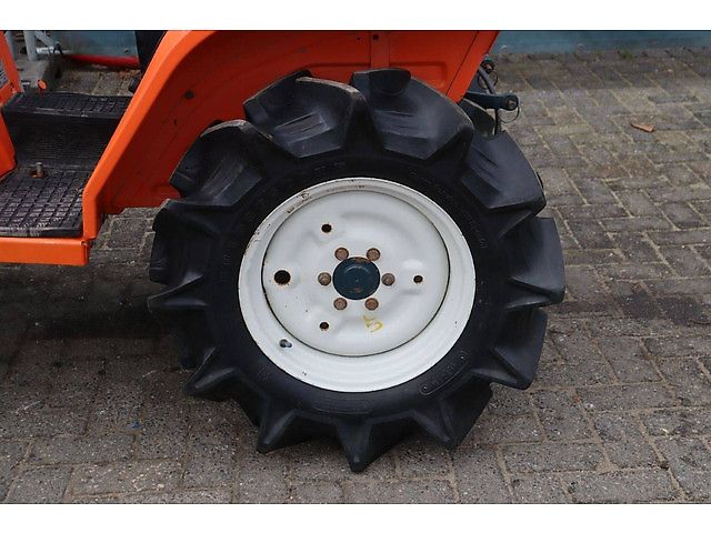 Kubota B1-14 Bulltra