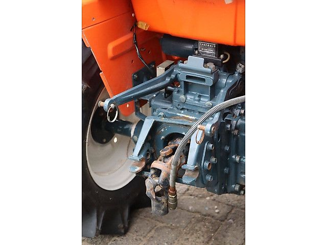 Kubota B1-14 Bulltra