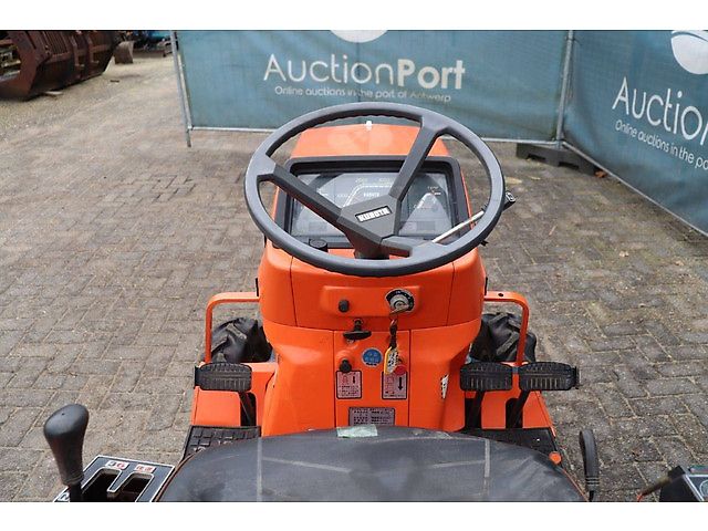 Kubota B1-14 Bulltra