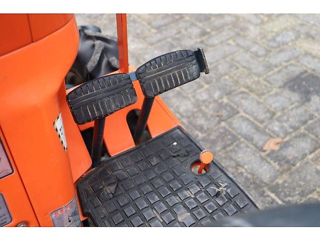 Kubota B1-14 Bulltra