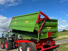 Hilken TMK 5000 Tandemkipper Muldenkipper mit Häckselaufbau 25 cbm Mulde Kipper Anhänger Silierkipper Häckselwagen