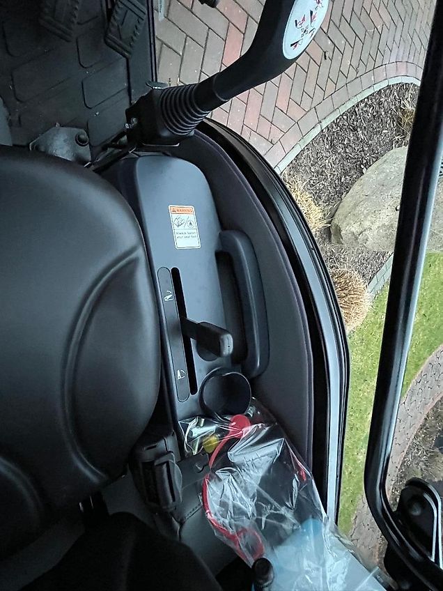 TYM T 255 mit Winterdienstausrüstung (am Lager)